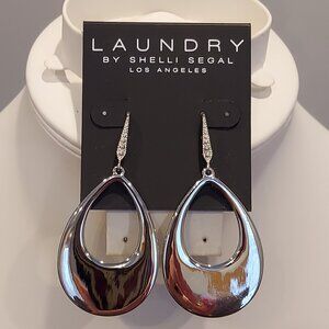 NWT LAUNDRY BY SHELLI SEGAL SILVER HOLLOW TEARDROP DANGLE EARRINGS